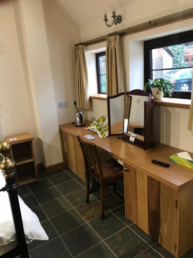 Nuneaton - Cottage - Sleeps 2 - Parking - Garden Exterior foto