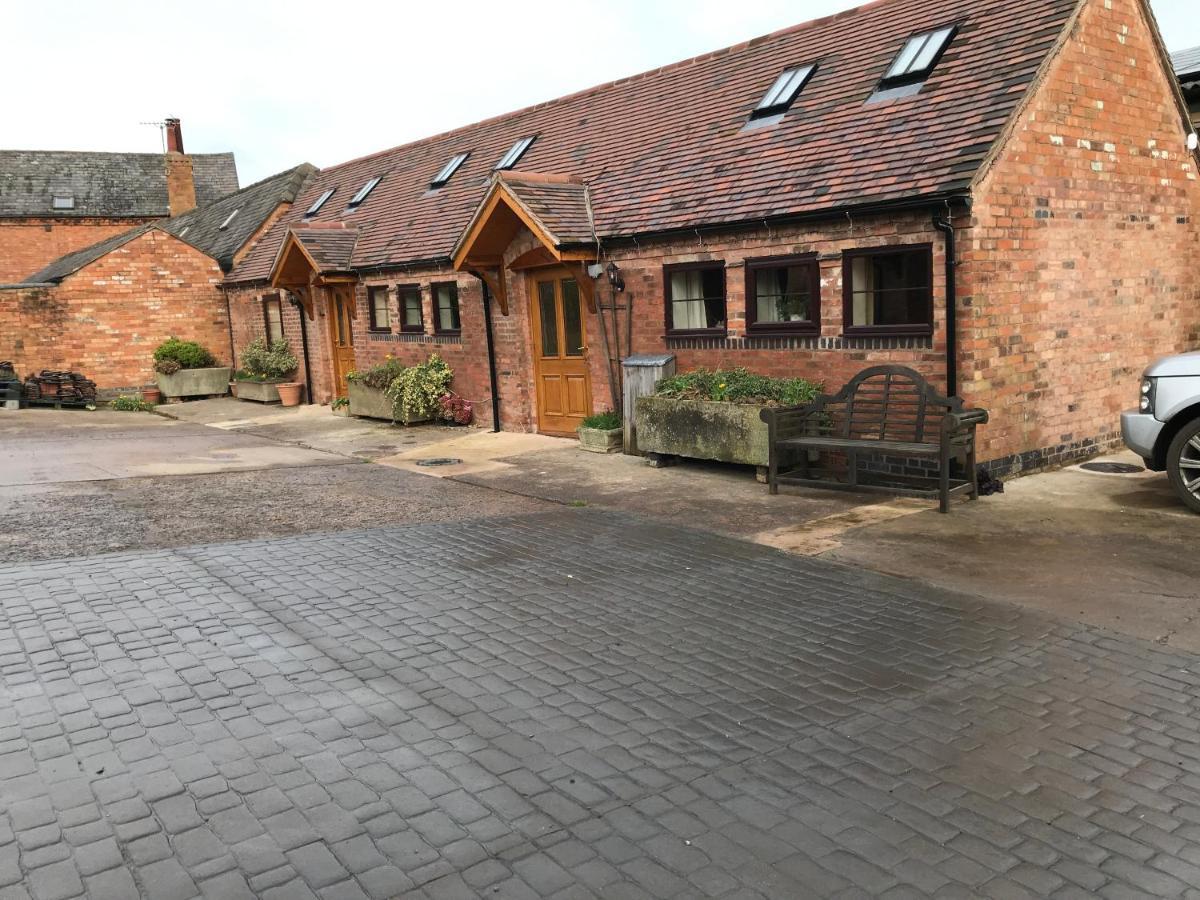 Nuneaton - Cottage - Sleeps 2 - Parking - Garden Exterior foto